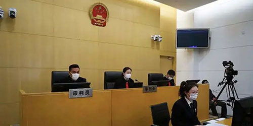嬰兒高燒40度未察覺(jué)，育嬰師被雇主打傷 法院判決與行業(yè)反思